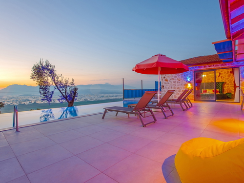  gece  -  Kasım
  | Kalkan Yeşilköy Villa (4 Kişilik, Özel Havuzlu, Doğa İçinde, Jakuzili Seçenekli)